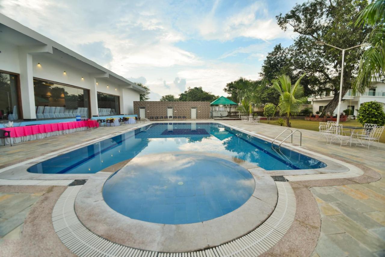 Palette - The Elegance Resort Chittorgarh Exterior photo